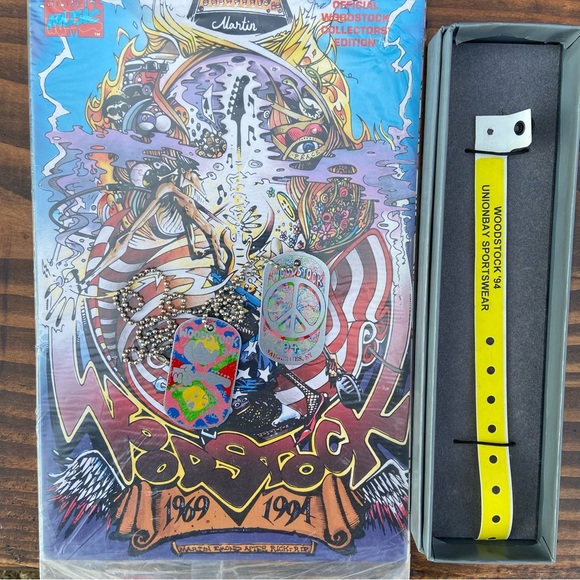All Like New - 1994 Woodstock - Collectable Dog Tags, Arm Band and Comic Book - Picture 10 of 15